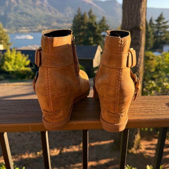 SOREL Joan of Arctic Wedge Buckle Boots Tan Size 12 - Picture 5 of 7